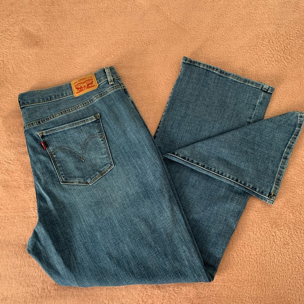Levi's Women’s  Blue Denim Boot Cut Jeans 
Size 18